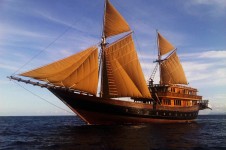 Sailing yacht ALILA PURNAMA 